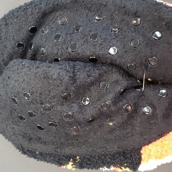 Legale Halloween Spooktacular Faux Fur Non-slip Candy Corn Slipper Socks - Picture 6 of 6